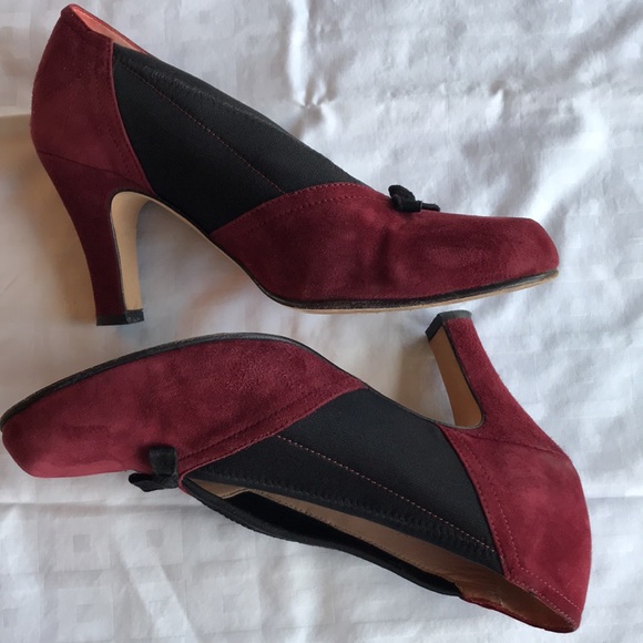 Free w bundle- Italian burgundy kid suede and black stretch pumps w bows EUC - Picture 2 of 11